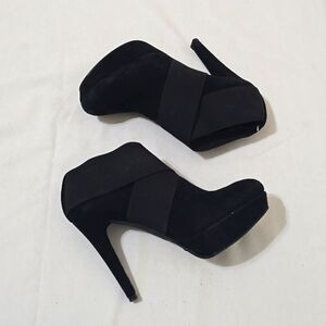 Stuart Weitzman | Kilgore black suede ankle boots 7.5